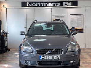 Volvo V50 T5 Momentum Automat/Besiktad/Kambyt/M+Värm/220hk