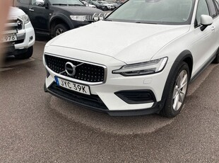 Volvo V60Cross Country BDHYBRID AWD 4x4 Advanced 2022, Kombi