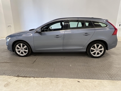 Volvo V60 D4 190hk Momentum VOC Navi Värmare Rattvärme