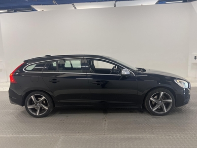 Volvo V60 T6 329hk AWD R-Design P-Värmare T-Lucka Skinn VOC