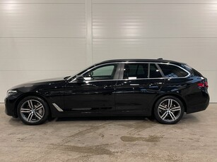 BMW 530e Touring LCI Cockpit Drag B-Kamera Se Utr 2021 292hk