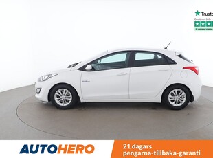 Hyundai i30 5-dörrar 1.6 CRDi / NYSERVAD, Dragkrok, Värmare