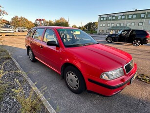 Skoda Octavia Kombi 1.6 LXi