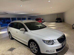 Skoda Superb 2.0tdi automat Elegance välvårdad