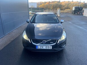 Volvo V60 D2 Momentum, R-Design Euro 5