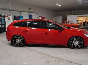 Volvo V60 D4 AWD Geartronic R-Design RÄNTEKAMPANJ 3.95 %