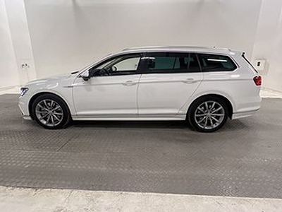 Volkswagen Passat TDI 4Motion 240hk R-Line Cockpit D-värm