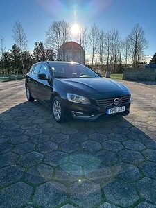 Volvo V60 D4 AWD Automat Momentum Euro 5, Dragkrok