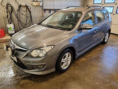 Hyundai i30 1.6 CRDi lågskatt 9000 Mil Superfin