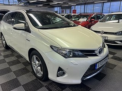 Toyota Auris Touring Sports EXECUTIVE SKYVIEW Skinn Hybrid