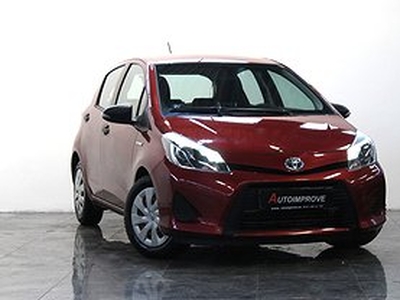 Toyota Yaris HYBRID 1,5 VVT-i CVT AUTO LÅGMIL 2-ÄGARE NYSERVAD