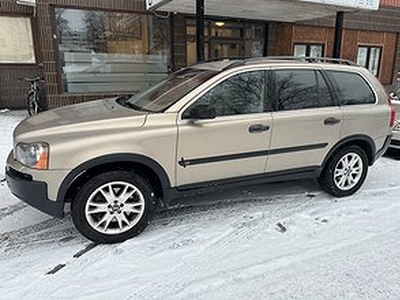 Volvo XC90 2.5T AWD AUT 7-SITS LÄDER LÅGMIL 210hk DRAG M-VÄRMARE