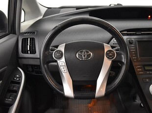 Toyota Prius Hybrid CVT M-Värm Navi HUD SoV-Hjul 136hk