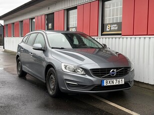 Volvo V60 T3 Kinetic Euro 6 Fullservice historik 1 ägare.