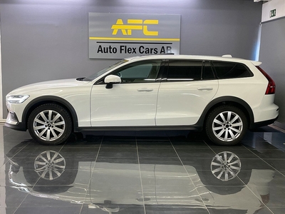 Volvo V60 Cross Country D4 AWD Geartronic Momentum PANO/S+V