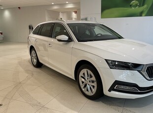 Skoda OctaviaCombi iV plug-in hybrid 2024, Personbil