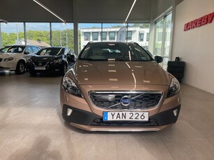 Volvo V40 Cross Country D3 Geartronic | Summum | Helskinn |