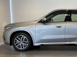 BMW iX1 xDrive30 M-Sport H/K Comfort Paket Drag