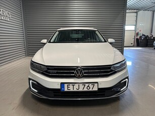 Volkswagen Passat GTE Backkamera Navi Värmare Drag Euro 6