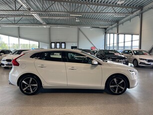 Volvo V40 D2 Geartronic Momentum, R-Design Kamrem Bytt