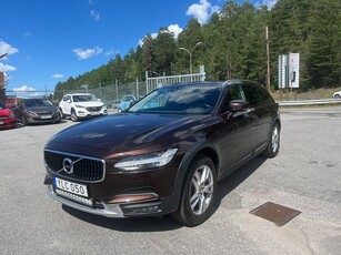 Volvo V90 Cross Country D4 AWD 190hk AUT Momentum Nyservad