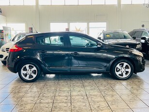 Renault Mégane 1.6 E85 Manuell NY-BES NY-Service 110hk 0%Rän