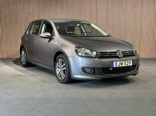 Volkswagen Golf 1.6 TDI DSG I Lågmil I Dragkrok I farthållare I 0,39L/M