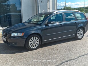 Volvo V50 D5 Summum 180hk/Ny Bes/Xenon/Keyless/Skin