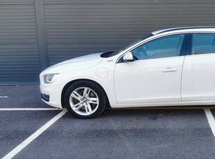 Volvo V60 D6 Plug-in Hybrid AWD Geartronic Momentum Euro 5