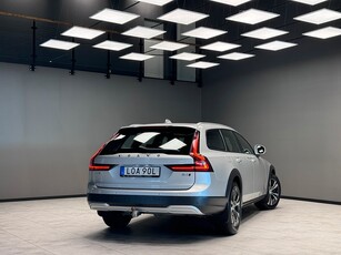 Volvo V90 Cross Country B4 AWD Momentum/VOC/Google/Drag/Läder