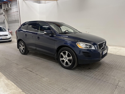 Volvo XC60 D4 AWD 163hk Momentum VOC Värmare Navi Skinn Dra