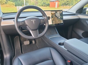 Tesla Model Y Long Range AWD 20