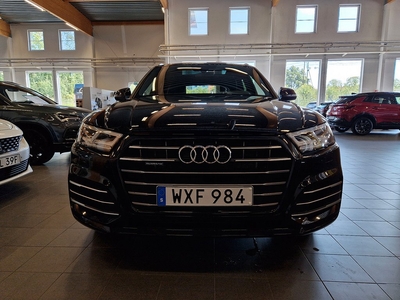 Audi Q5 55 TFSI e 367hk quattro S-Tronic / S-Line / Panorama