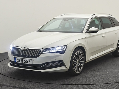 Skoda Superb iV Kombi Plug-In-Hybrid DSG/ Drag / Värmare