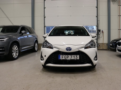 Toyota Yaris Hybrid e-CVT Kamkedja M-Värm B-Kamera 101Hk