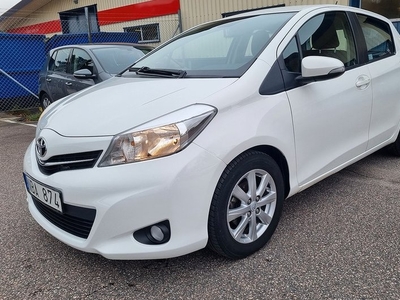 Toyota Yaris5-dörrar 1.33 Dual VVT-i Euro 5 2013, Halvkombi