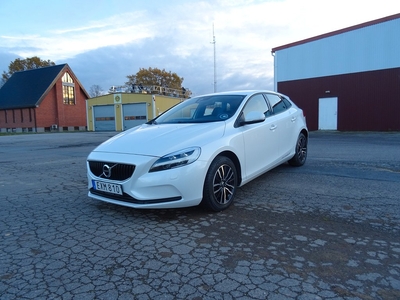 Volvo V40 T2 Momentum Euro 6 Billigt ägande Byte/Avbet 990:-