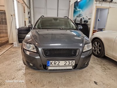 Volvo V50 D2 Momentum 18000 Mil Nybes. UA