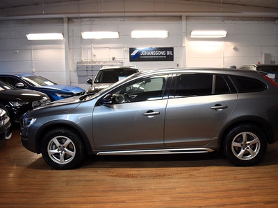 Volvo V60 Cross Country D4 AWD Summum 190hk VOC Värmare Drag