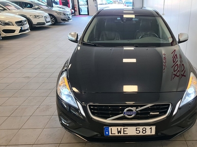 Volvo V60 D5 AWD Geartronic Momentum, R-Design 215hk NAV