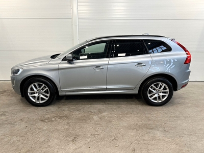 Volvo XC60 D4 AWD Momentum PRO / Panorama / B-Kamera 190hk