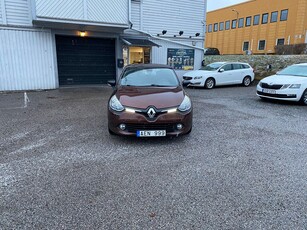 Renault Clio 0.9 TCe NYSERVAD Nybesiktigad Räntefritt