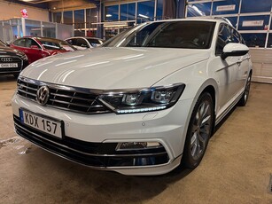 Volkswagen Passat TDI 190hk R-Line *MELLANDAGSFYND* COCKPIT /PANO/VÄRMARE