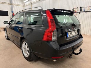 Volvo V50 D3 5-cyl Aut Classic Momentum Skinn Drag