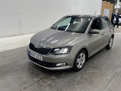 Skoda Fabia1.2 TSI En-brukare Värmare Sensorer Välserv 2015, Halvkombi