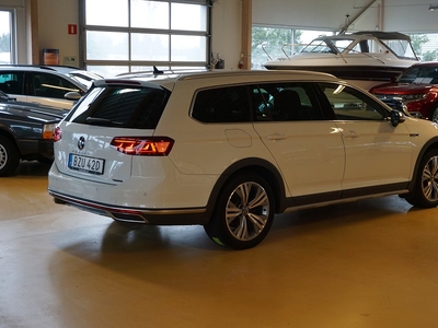 Volkswagen Passat Alltrack 2.0 TDI 4M GT Drag Värmare Navi