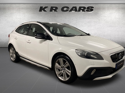 Volvo V40 Cross Country D4 Summum Drag D-värm Panorama nybes