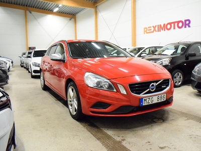 Volvo V60 D4 AWD Geartronic Momentum, R-Design Ny Besiktad