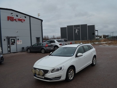 Volvo V60 D4 Geartronic Momentum Euro 6 190 hk VÄLUTRUSTAD