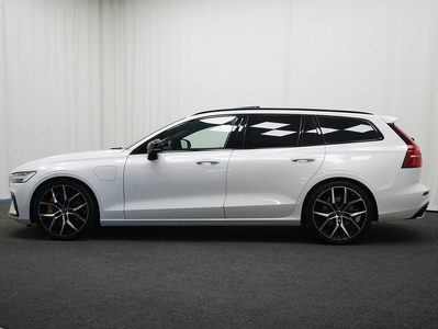 Volvo V60 Recharge T8 Polestar Engineered